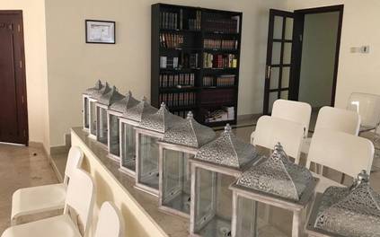 La "mehitsa" qui sépare la section des femmes de celle des hommes à la synagogue de Dubaï (Autorisation)